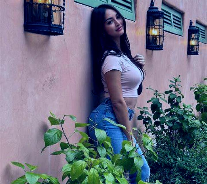 Sara Villasrubias escort