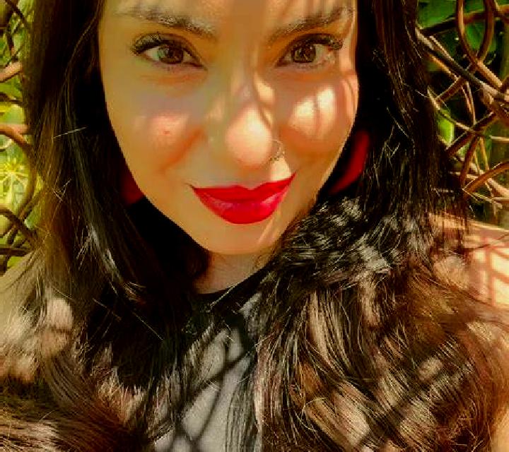 Valentina 2 Llombai escort