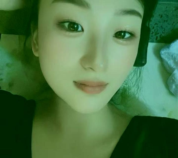 Valentina Pajarejos escort