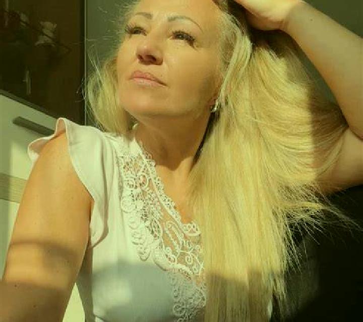 Valeria Alcanizo escort