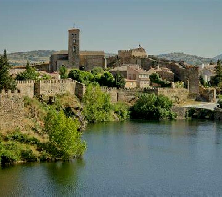 Vega Vall de Almonacid escort