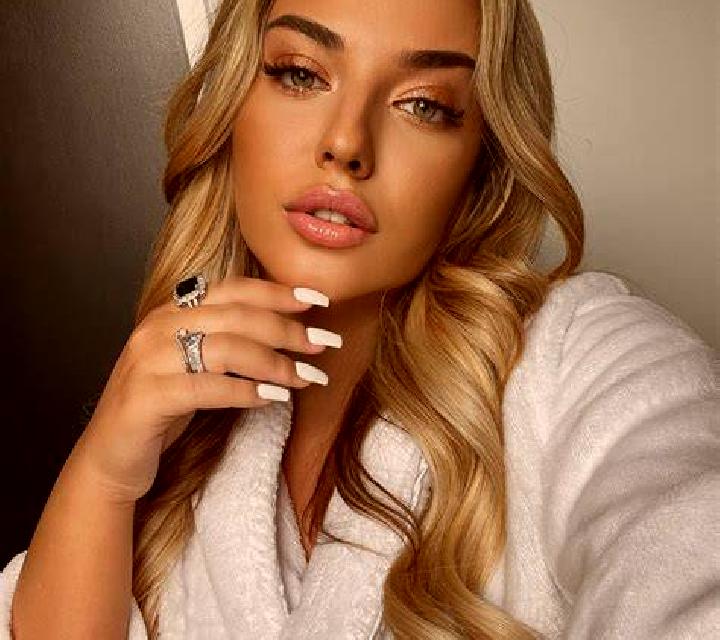 Verónica Pertusa escort